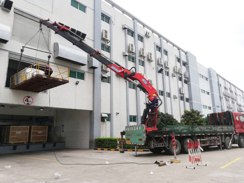 起重設(shè)備吊裝搬運(yùn)要注意哪些安全事項(xiàng)?